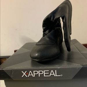 (Knee boots) very comfortable.